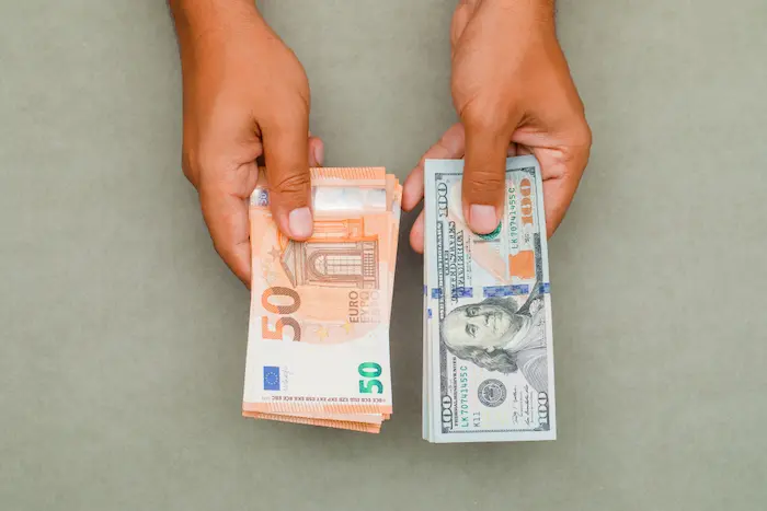 Cambia dinero de forma inteligente
