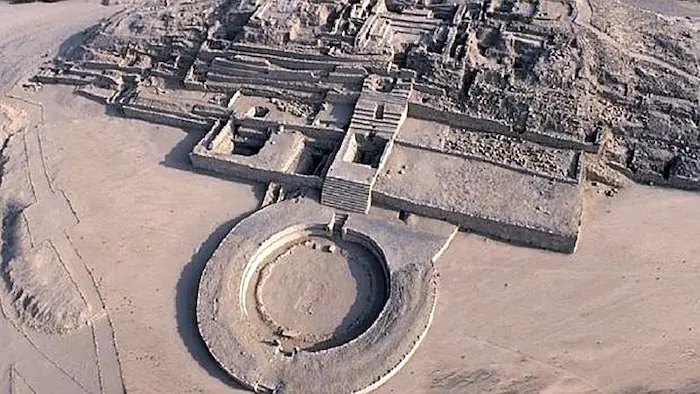 Caral Viaja al origen de américa