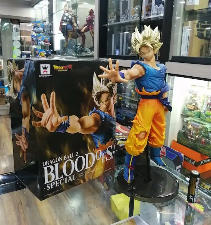 figura de accion de Goku super sayayin