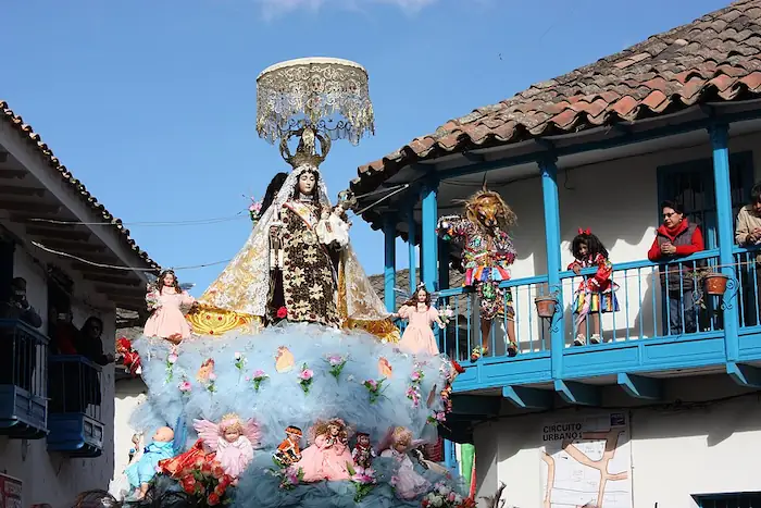 ¿Cuándo se celebra la Virgen del Carmen en Paucartambo