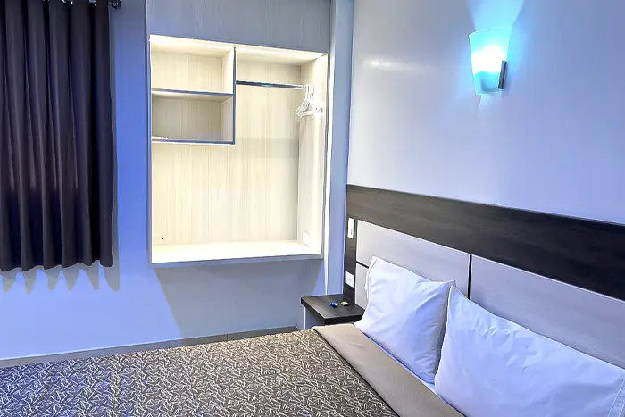 habitación matrimonial de hotel