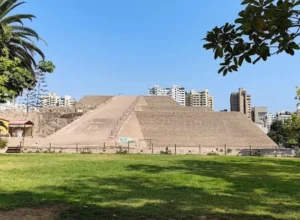 Conoce la Huaca Huallamarca